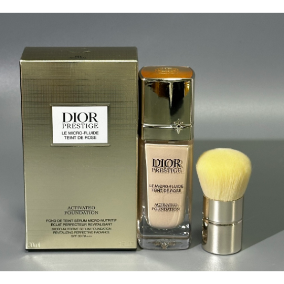 Le Micro-Fluide Teint de Rose